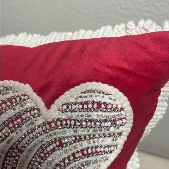 ❤️ Red  Valentine Heart Accent Pillow with Embroidered Detail - Picture 3 of 6